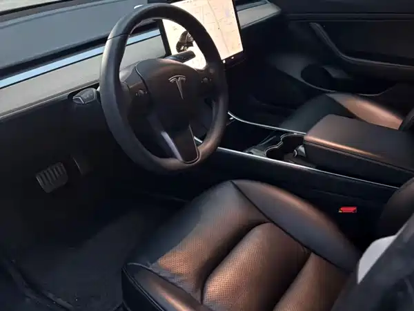 Tesla Model 3 2020
