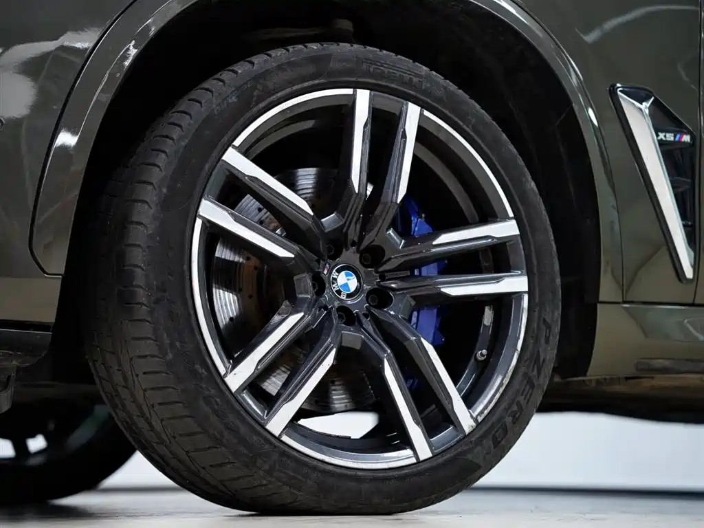 BMW X5 M 2020 — фото 21