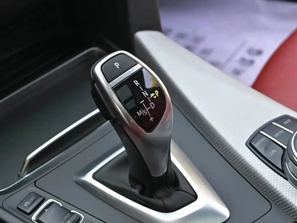 BMW 3 Series GT 2018 — фото 12