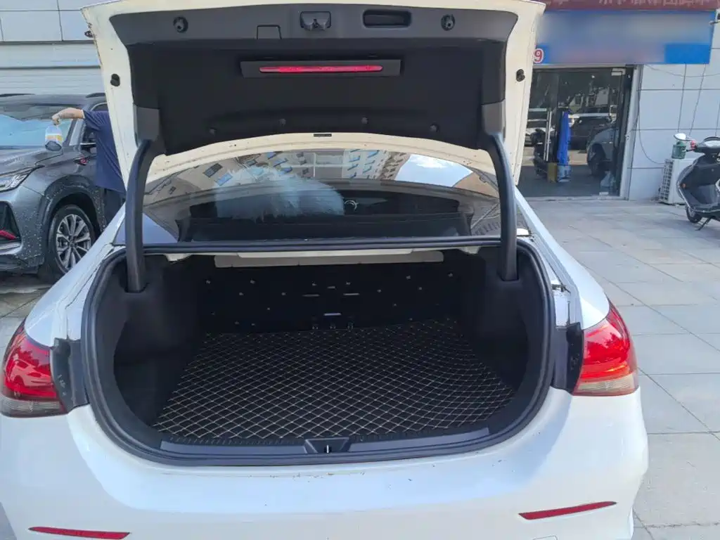 Mercedes-Benz A-Class 2022 — фото 19