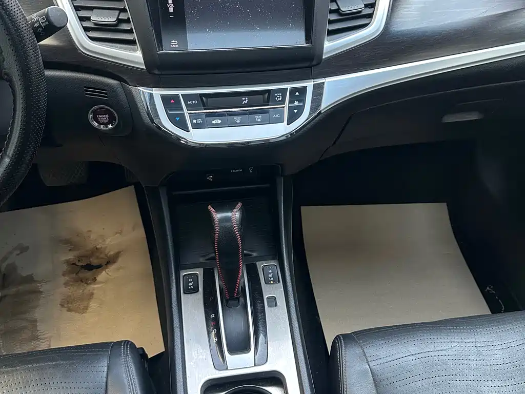 Honda Jade 2016 — фото 11