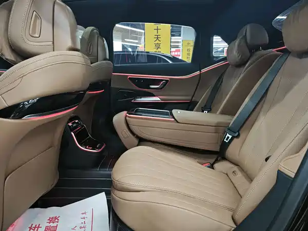 Mercedes-Benz E-Class 2024