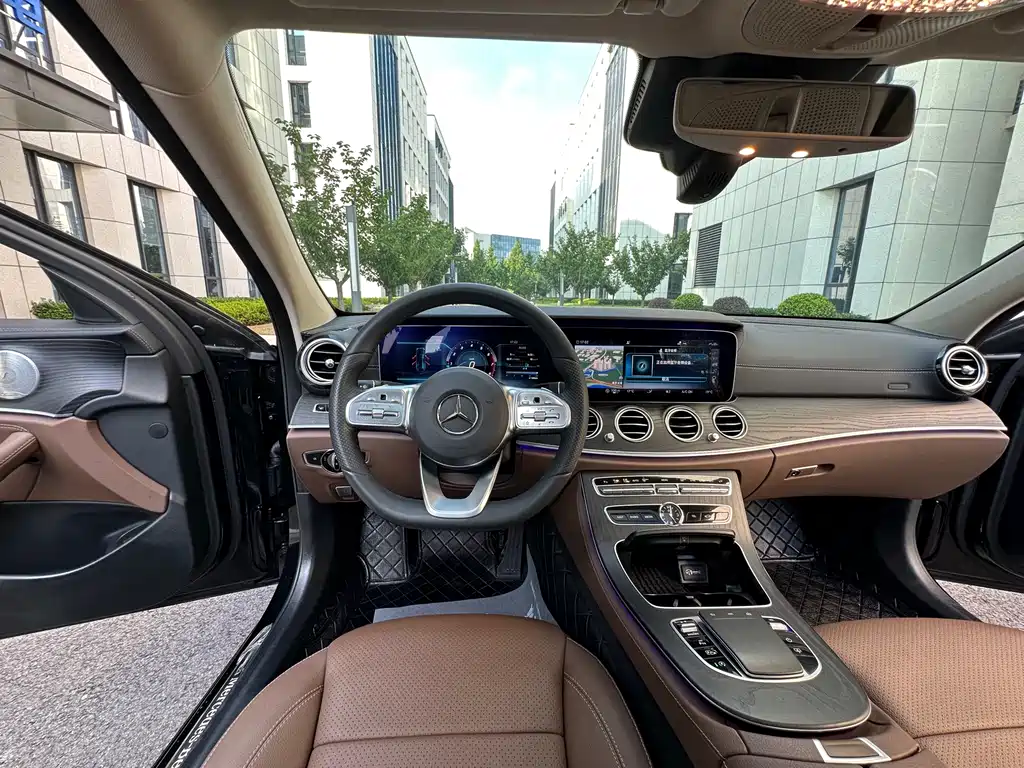 Mercedes-Benz E-Class 2020 — фото 22