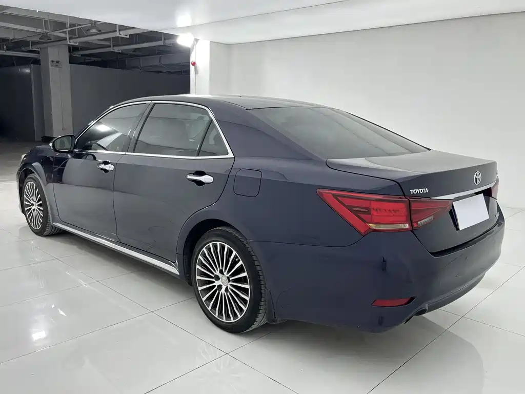 Toyota Crown 2018 — фото 9