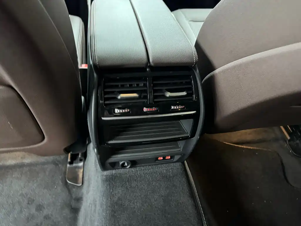 BMW 5 Series 2022 — фото 13