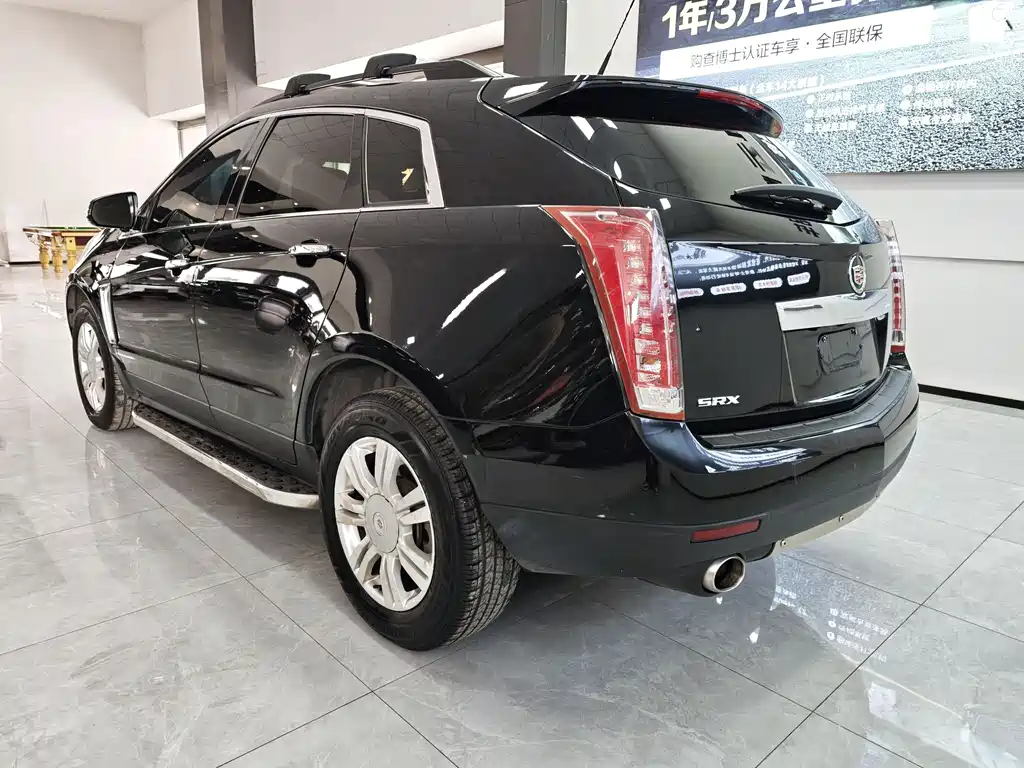 Cadillac SRX 2014 — фото 6