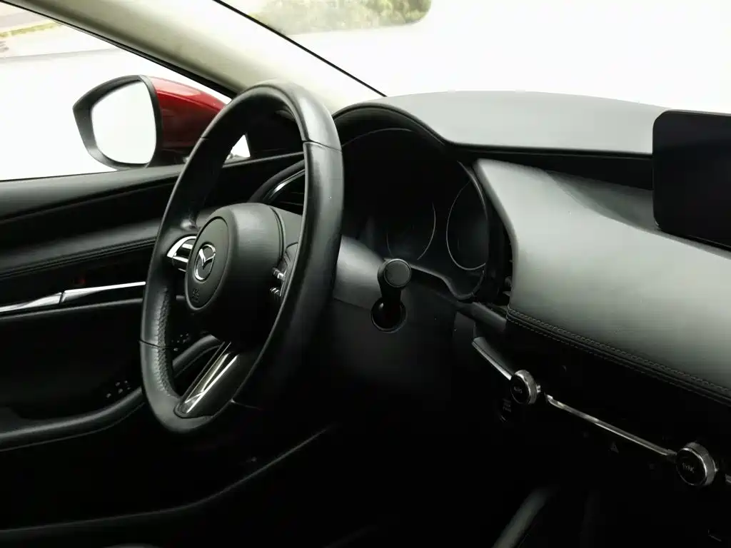 Mazda 3 Axela 2020 — фото 22