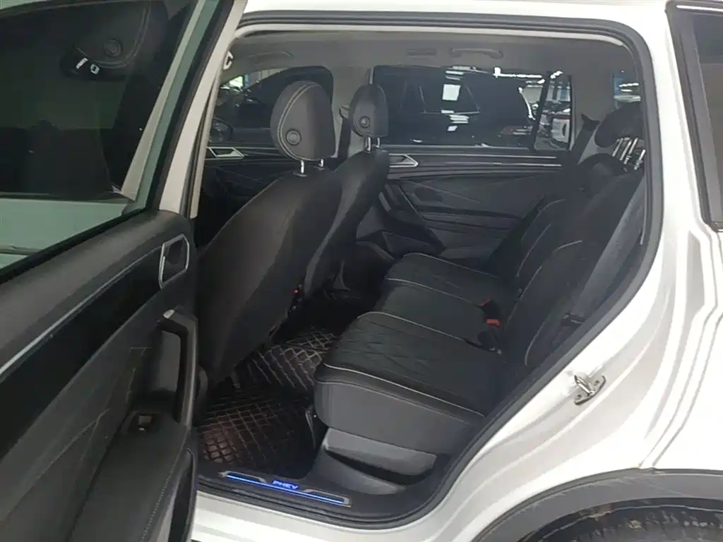 Volkswagen Tiguan L New Energy 2023 — фото 17