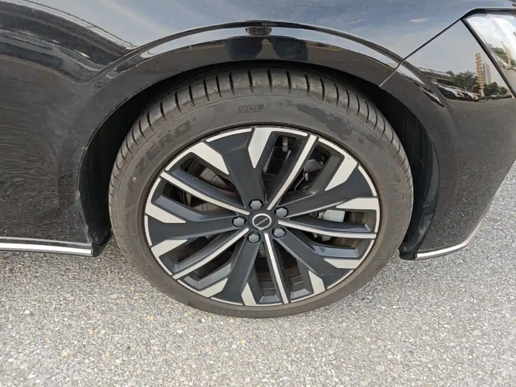 Volvo S90 Plug-In Hybrid 2025 — фото 14