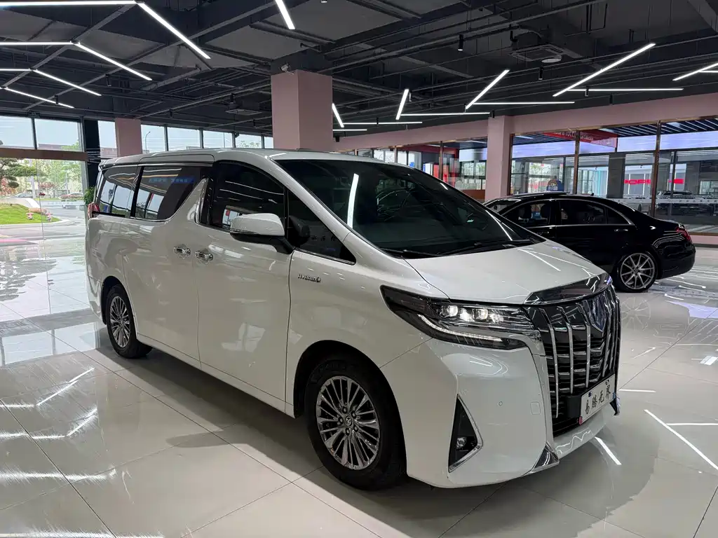 Toyota Alphard 2020 — фото 3