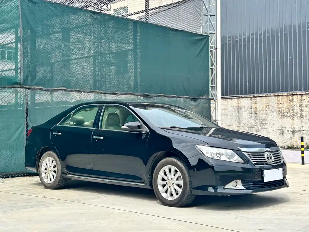 Toyota Camry 2013 — фото 3