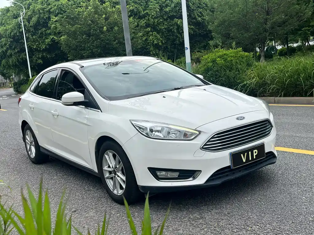 Ford Focus 2018 — фото 8