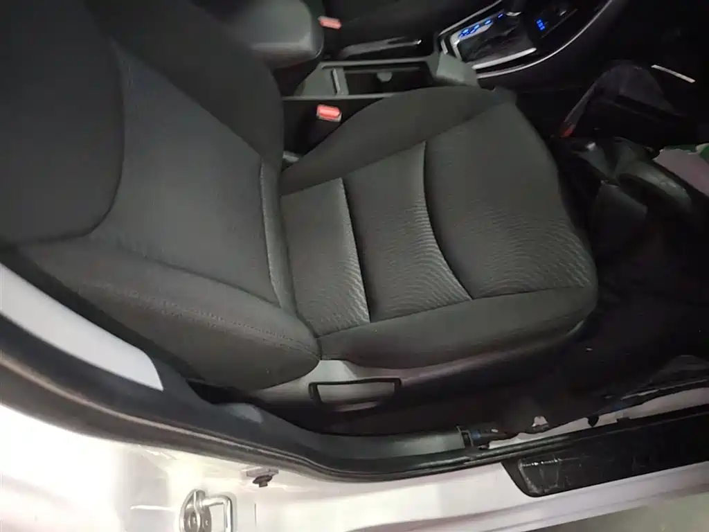 Hyundai Elantra Langdong 2015 — фото 25