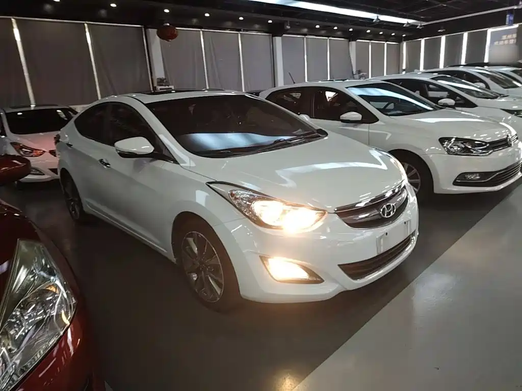 Hyundai Elantra Langdong 2015 — фото 4