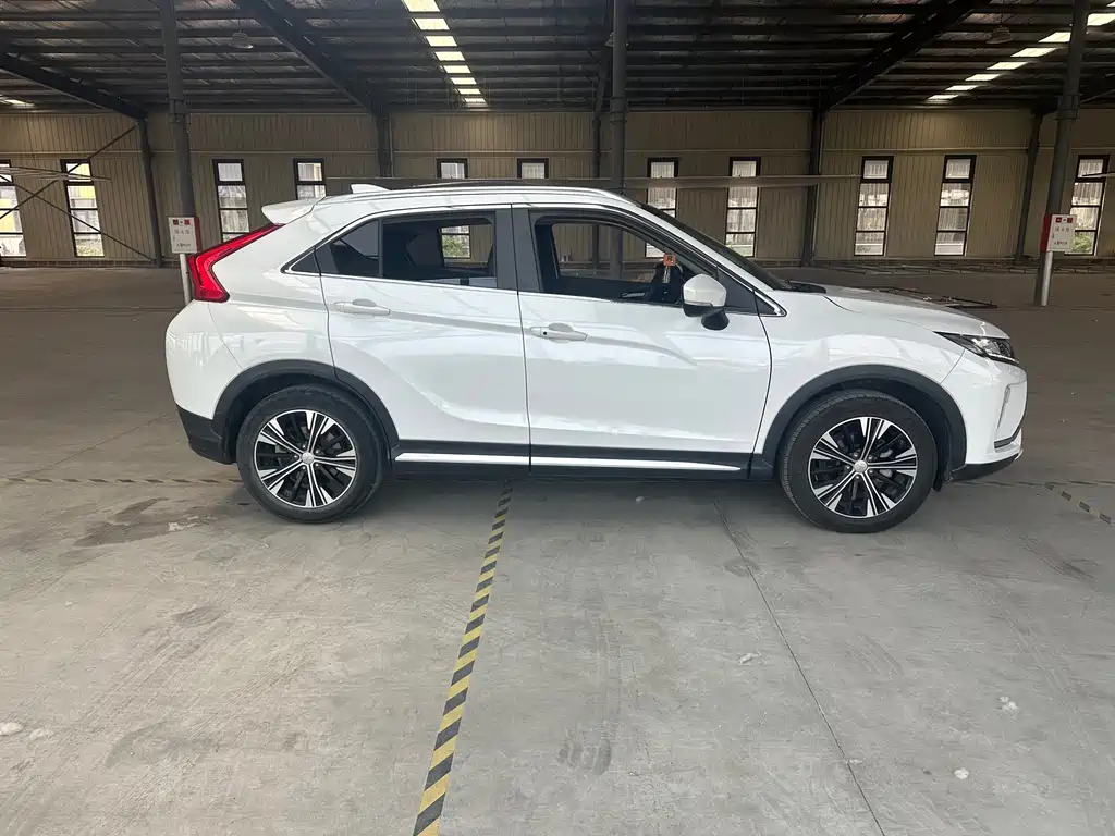 Mitsubishi Eclipse Cross 2020 — фото 4