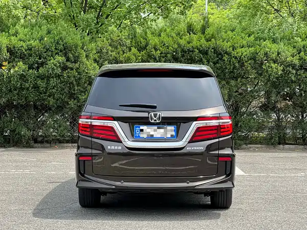 Honda Elysion 2016