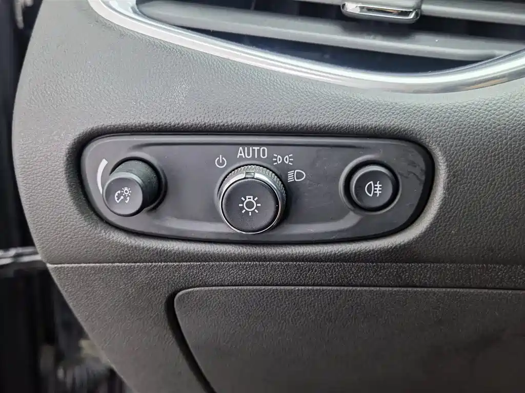 Chevrolet Malibu XL 2017 — фото 21