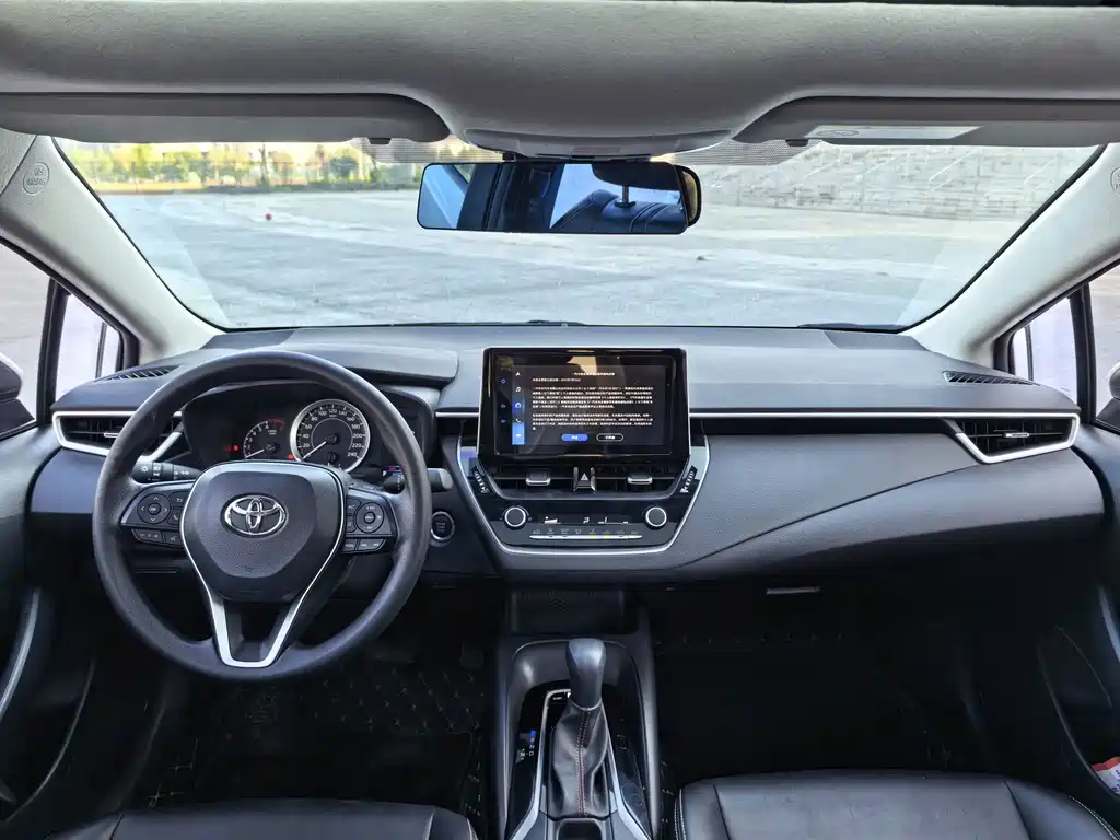 Toyota Corolla 2023 — фото 10