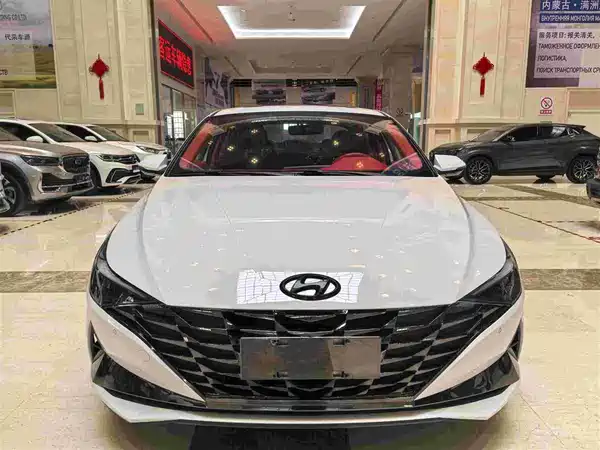 Hyundai Elantra 2023