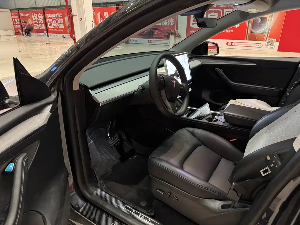 Tesla Model Y 2024 — фото 7