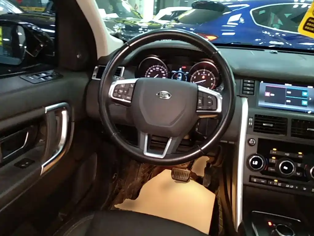 Land Rover Discovery Sport 2019 — фото 11