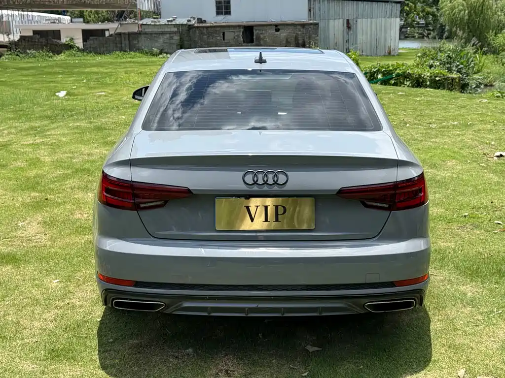 Audi A4L 2019