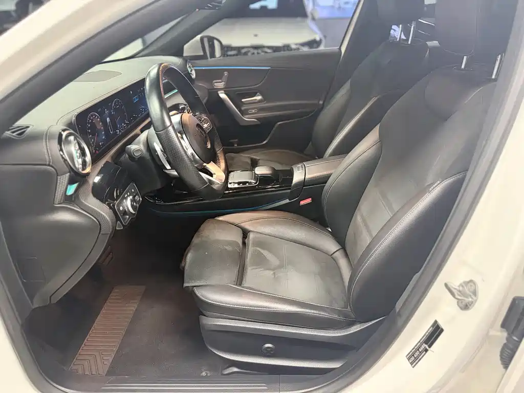 Mercedes-Benz A-Class 2019 — фото 15