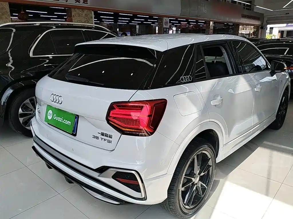 Audi Q2L 2023 — фото 7