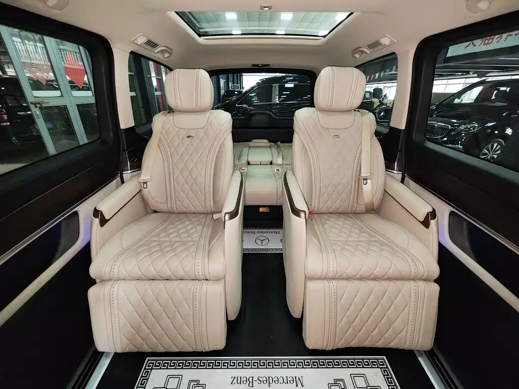 Mercedes-Benz V-Class 2020 — фото 10