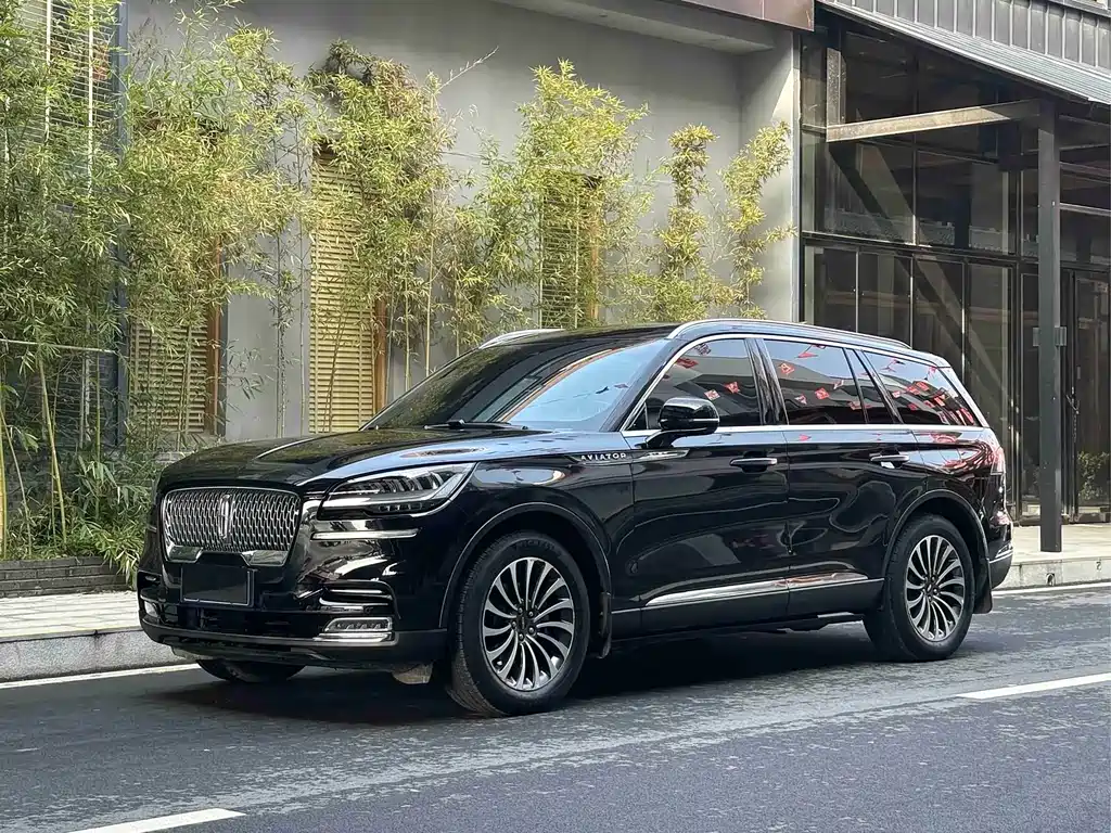 Lincoln Aviator 2022 — фото 1