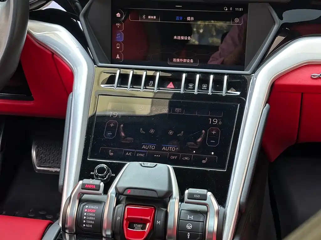 Lamborghini Urus 2019 — фото 21