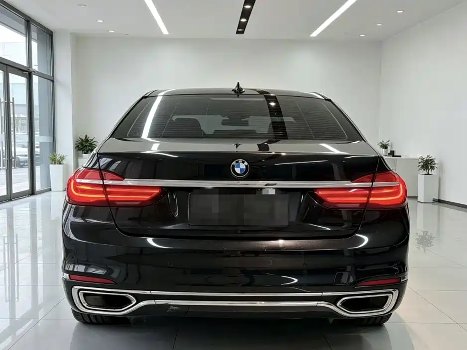 BMW 7 Series 2018 — фото 8