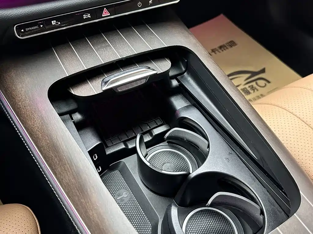 Mercedes-Benz E-Class 2025 — фото 17