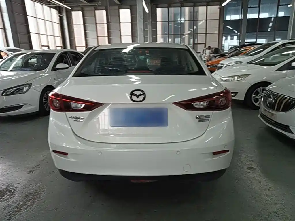 Mazda 3 Axela 2016 — фото 6
