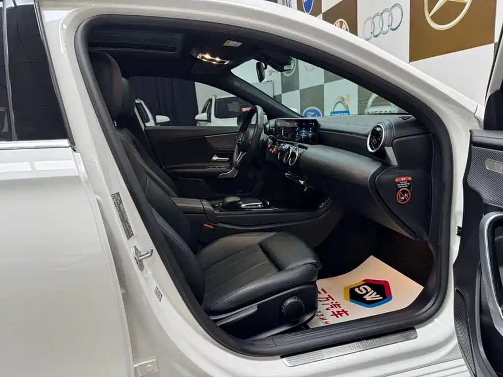 Mercedes-Benz A-Class 2022 — фото 10