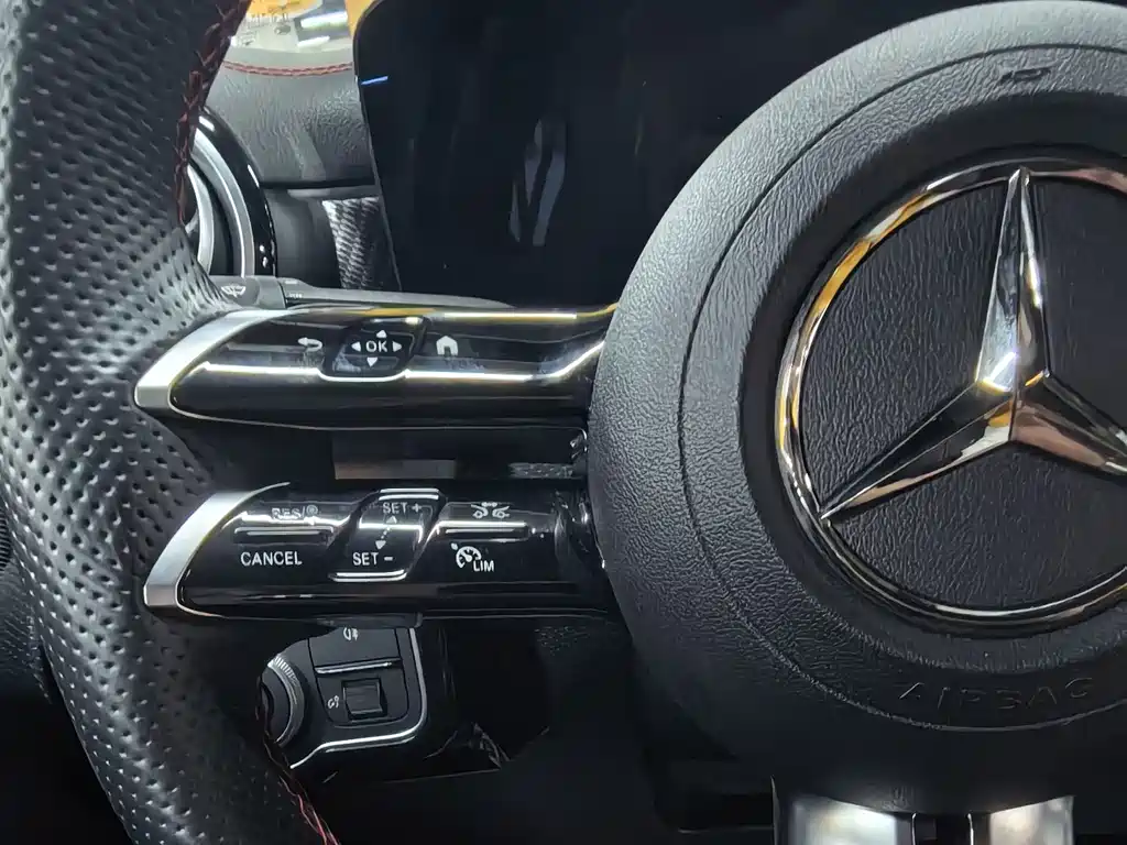 Mercedes-Benz A-Class 2024 — фото 10