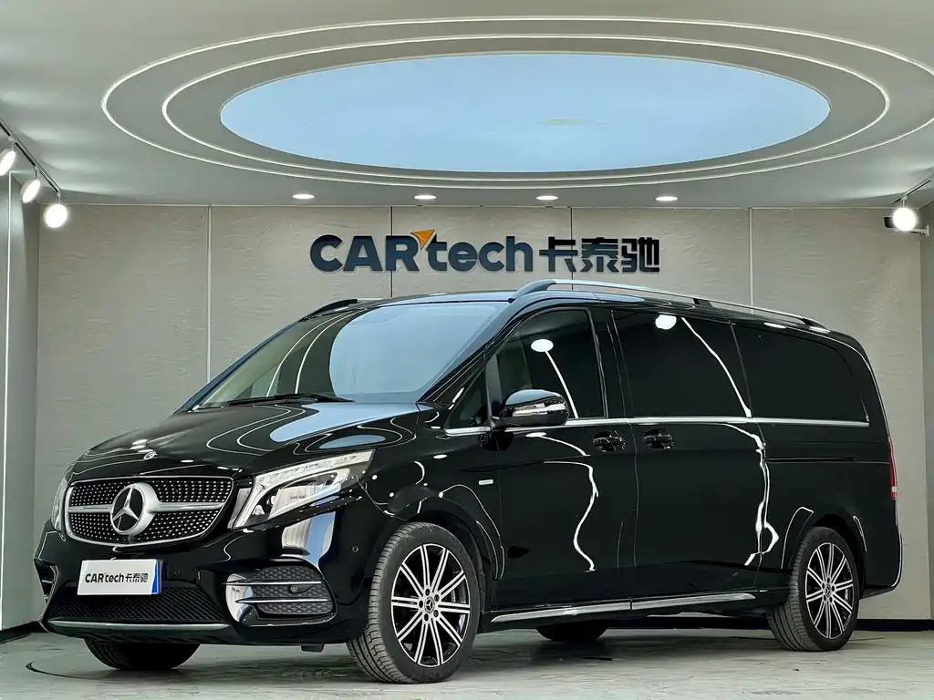 Mercedes-Benz V-Class 2023 — фото 1