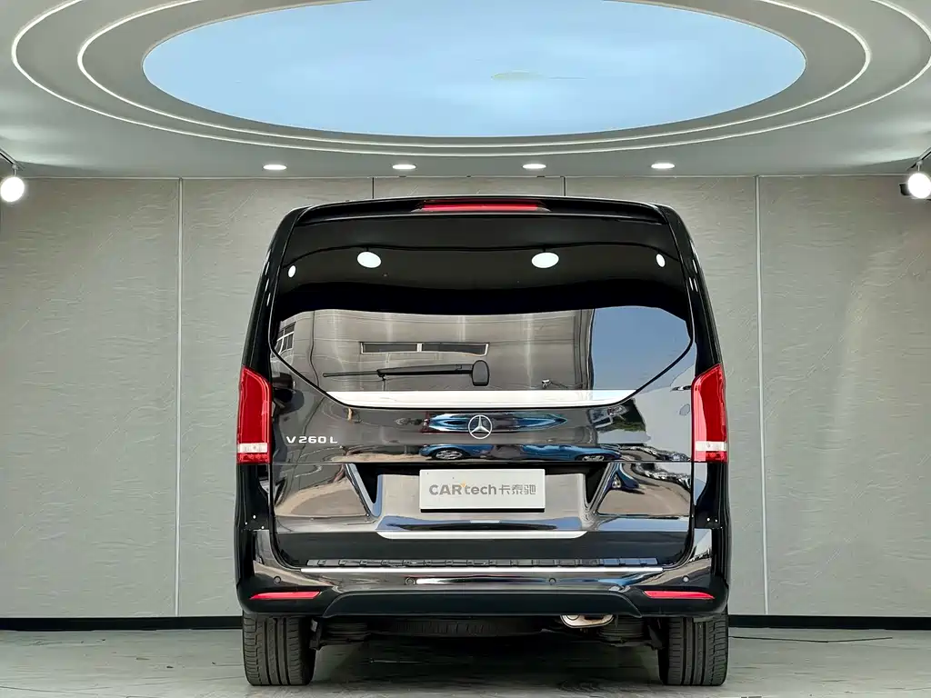 Mercedes-Benz V-Class 2023 — фото 3
