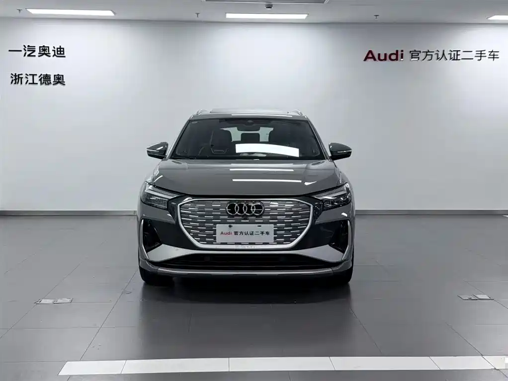 Audi Q4 e-tron 2024 — фото 2
