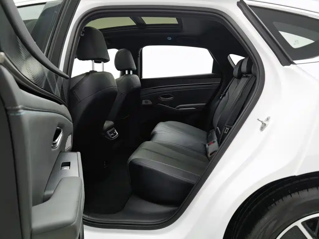 BYD Qin L 2025 — фото 15