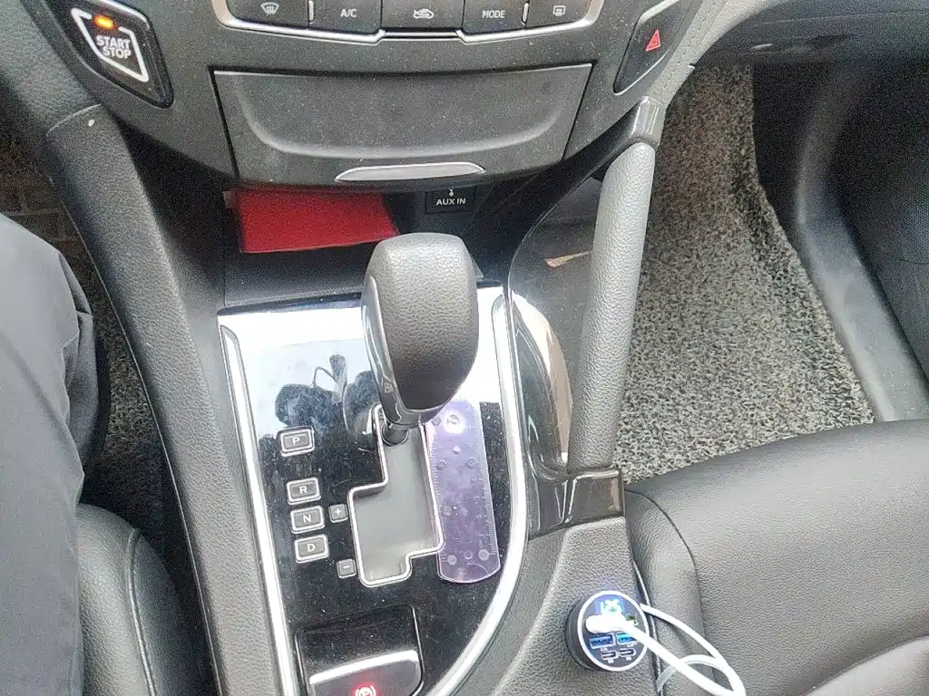 Dongfeng Fengshen AX7 2015 — фото 11
