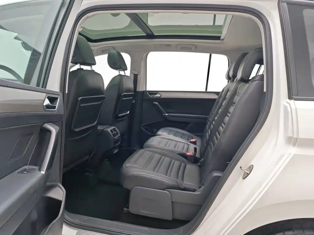 Volkswagen Touran 2019 — фото 15