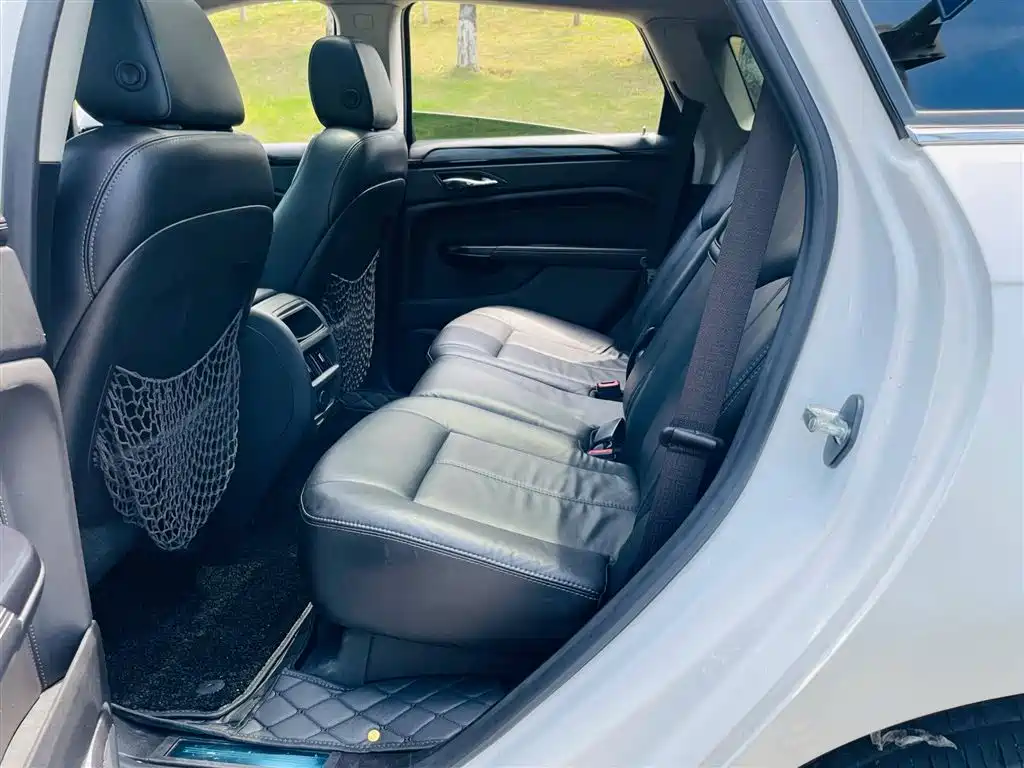 Cadillac SRX 2015 — фото 9