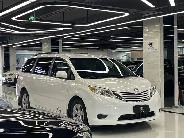 Toyota Sienna 2015