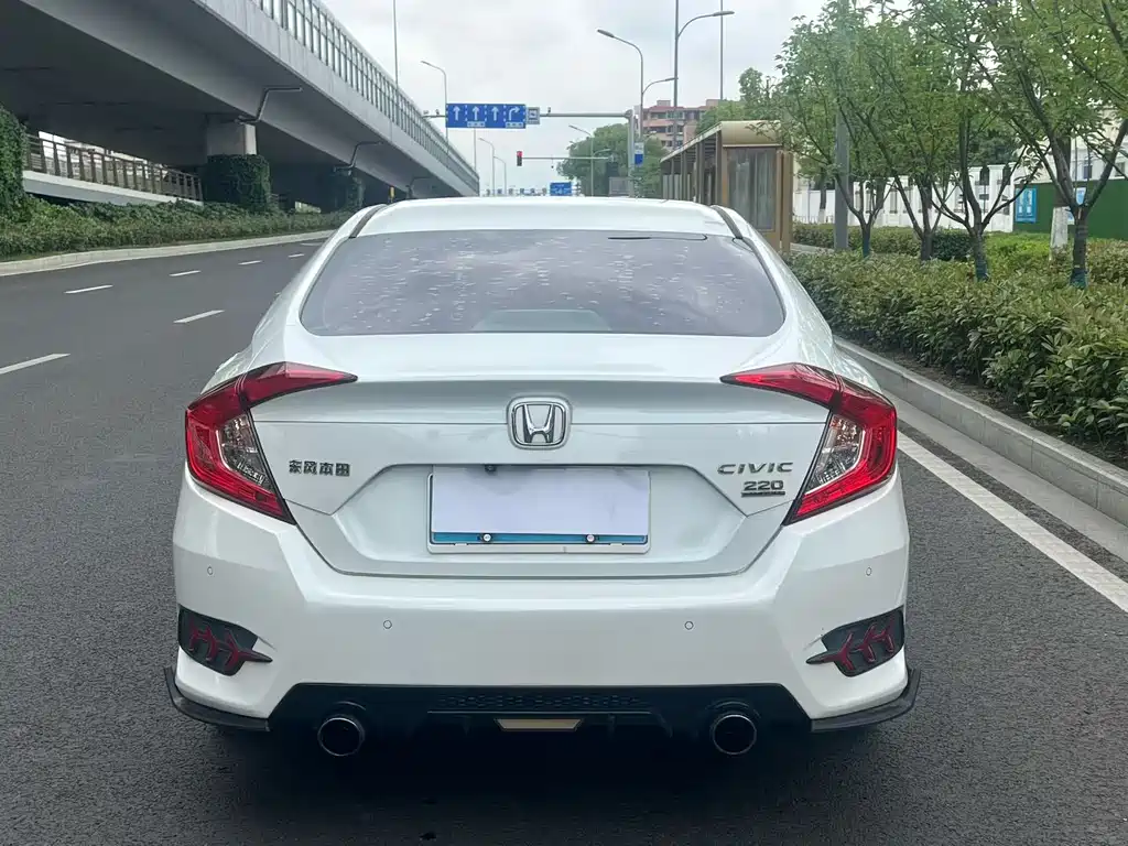 Honda Civic 2017 — фото 9