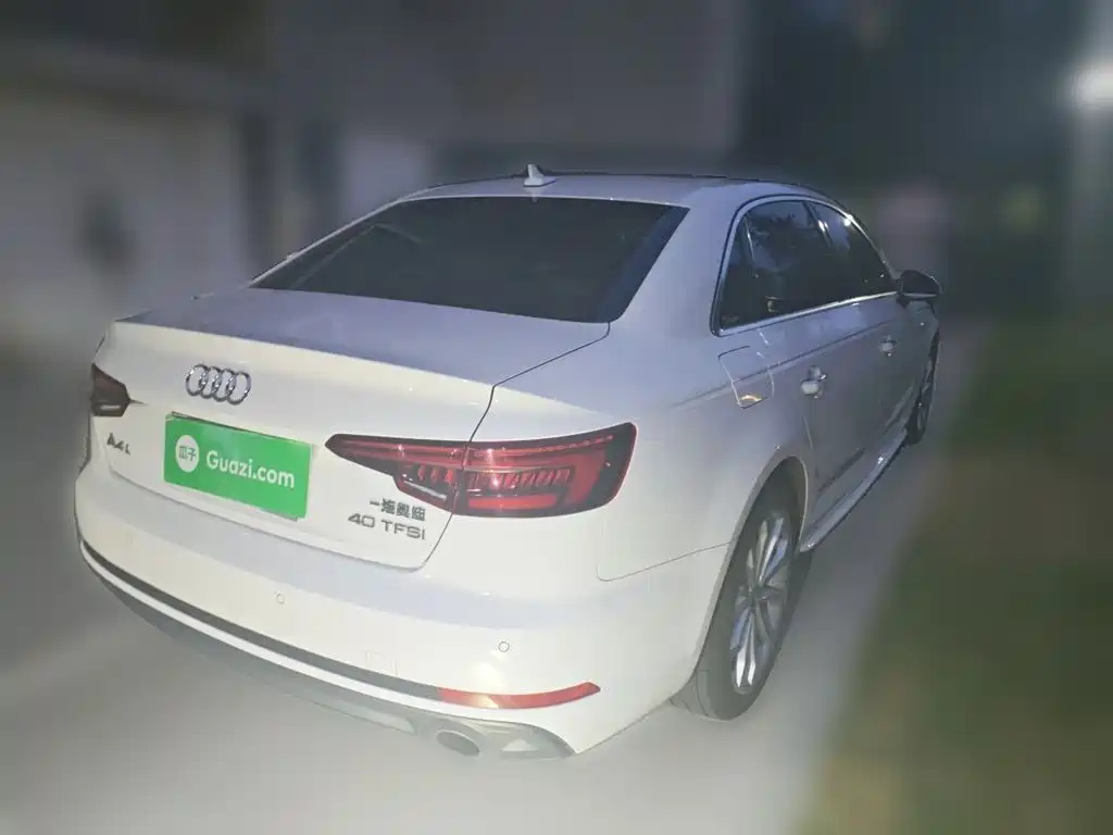 Audi A4L 2018