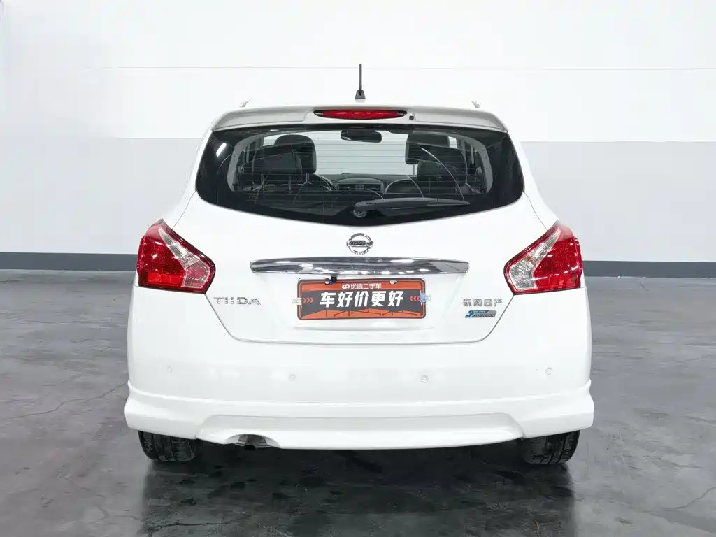 Nissan Tiida 2015