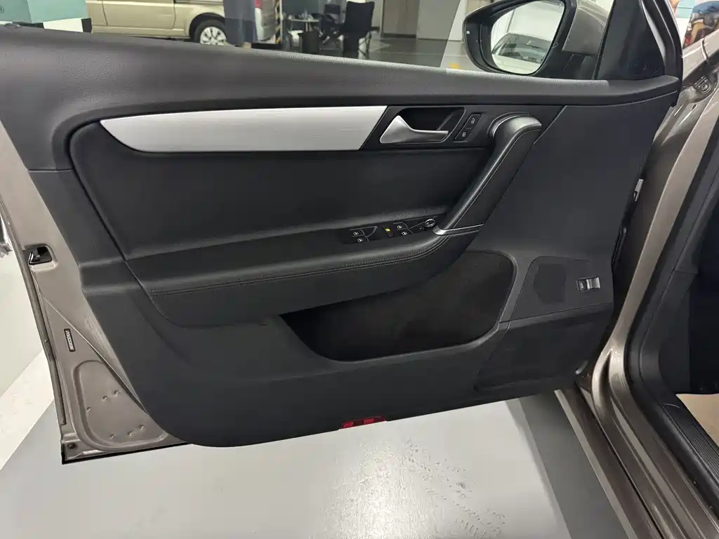 Volkswagen Magotan 2016