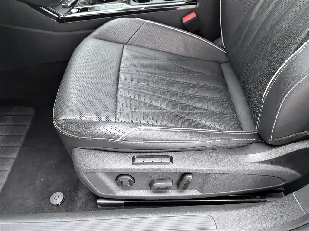 Volkswagen Passat PHEV 2022 — фото 20