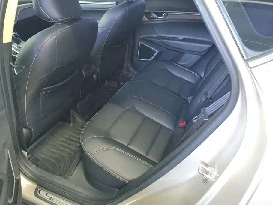 Geely Emgrand GS 2018 — фото 10
